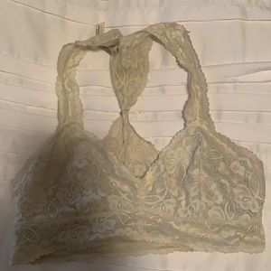 Racer back, lace bralette